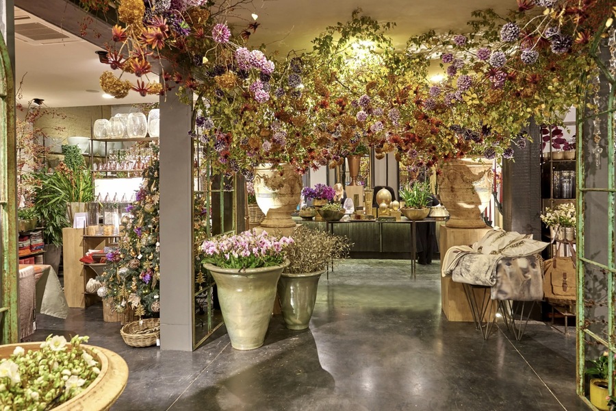 Flower Shop Myths: Debunking Common Misconceptions